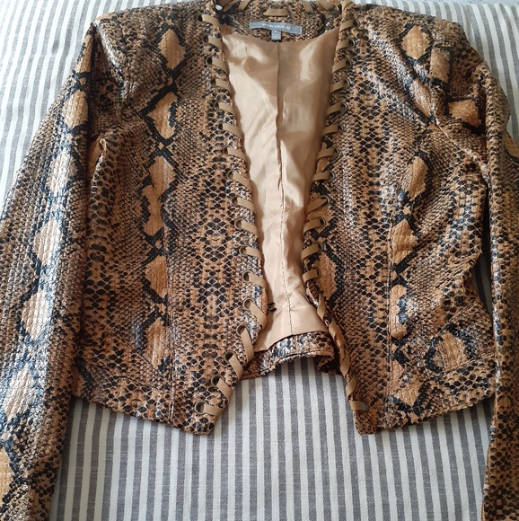 NWOT Wow Couture Snake Print cropped Jacket - Picture 2 of 6